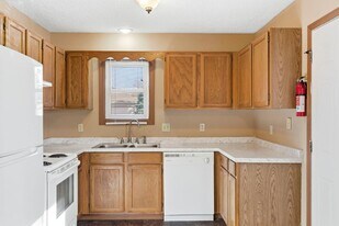 516 E Arrowhead St in Springfield, MO - Building Photo