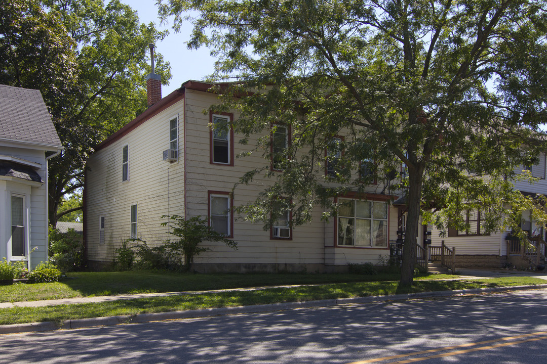 44 N Madison St in Evansville, WI - Building Photo