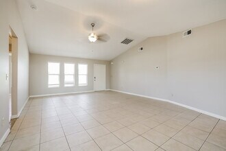 914 SW 25th St in Cape Coral, FL - Building Photo - Building Photo