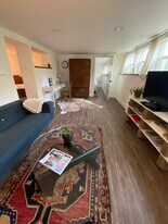 3925 SE Harold St, Unit Woodstock Apartment in Portland, OR - Building Photo