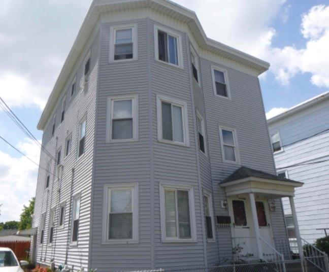 31 Stearns St in Pawtucket, RI - Building Photo