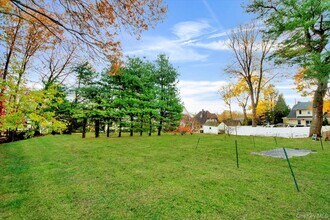169 Old Mamaroneck Rd in White Plains, NY - Building Photo - Building Photo