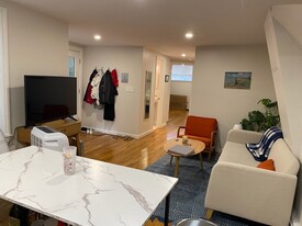 16 Anderson St, Unit 2 Apartamentos