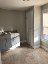 107 G St in Montague, MA - Building Photo - Building Photo