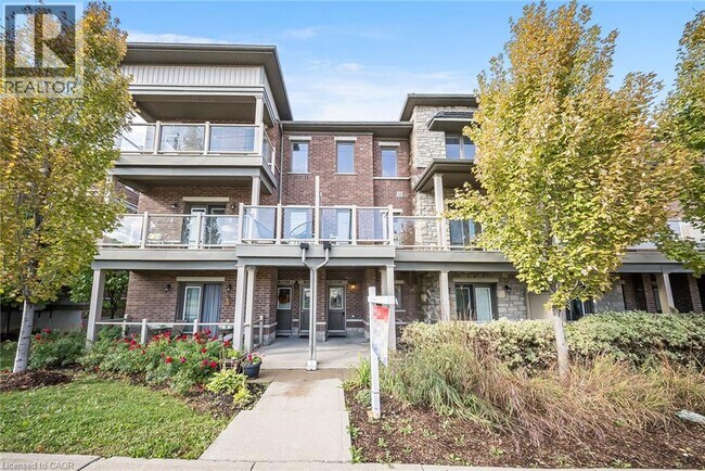 1108 Fairway Rd N in Kitchener, ON - Building Photo - Building Photo