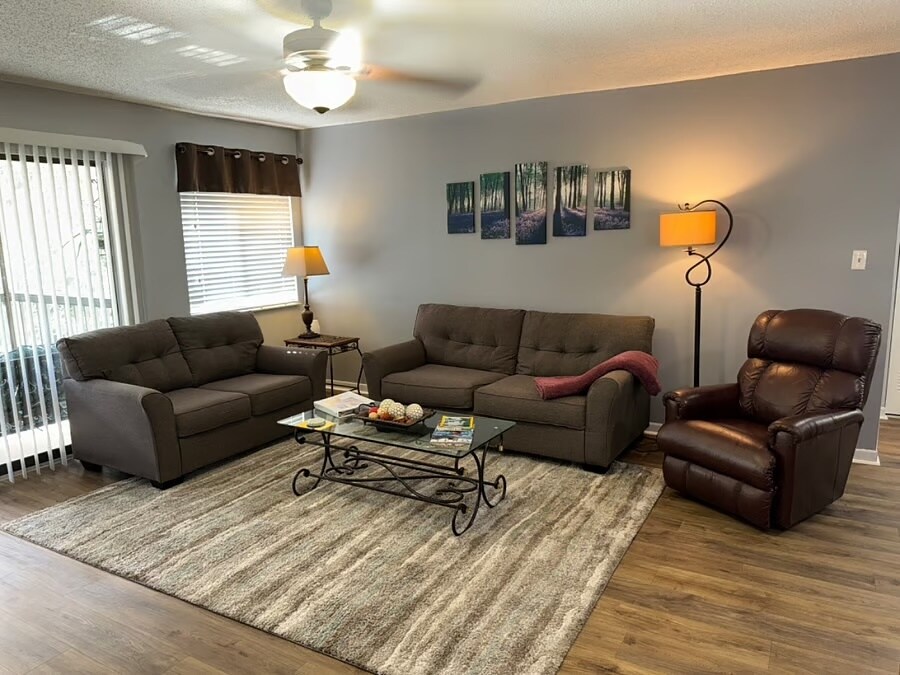 13289 Arbor Pointe Cir, Unit 203 in Tampa, FL - Building Photo