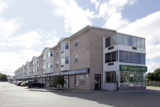 155 Riverglen Dr in Georgina, ON - Building Photo - Building Photo