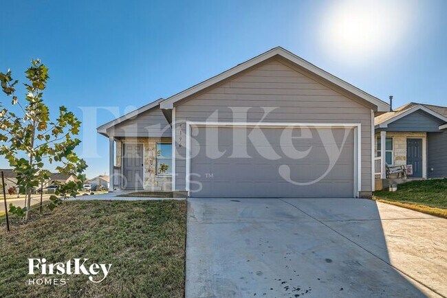 5196 Fowler Crst in Converse, TX - Building Photo - Building Photo
