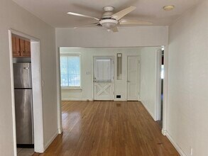 4454 Laurelgrove Ave in Studio City, CA - Foto de edificio - Building Photo