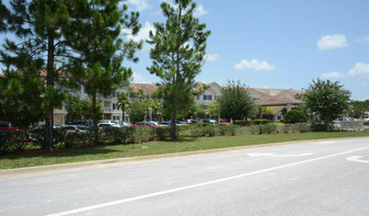 Sterling Court Independent Senior Living Apartamentos