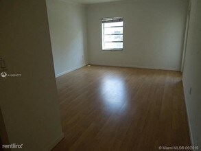 8325 SW 72nd Ave-Unit -# 307CA in Miami, FL - Building Photo - Building Photo