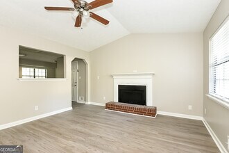 1565 Island Way in Buford, GA - Building Photo - Building Photo