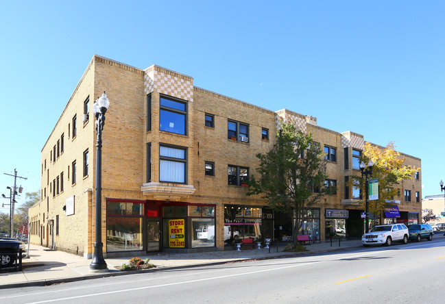 State Farm Insurance in Chicago, IL - Building Photo - Primary Photo