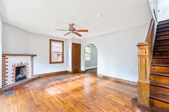 2043 Boggs Ave in Pittsburgh, PA - Building Photo - Building Photo