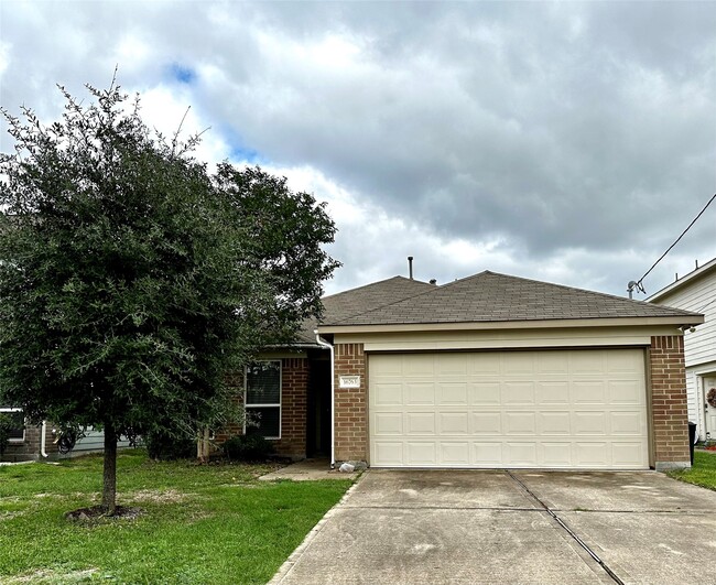 16763 N Blue Jay Dr in Conroe, TX - Building Photo - Building Photo