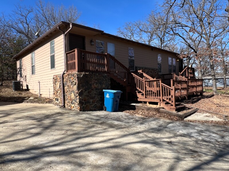 1217 Oak Dr-Unit -101 in Denison, TX - Building Photo