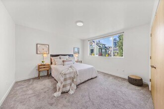 938 N 77th St in Seattle, WA - Building Photo - Building Photo