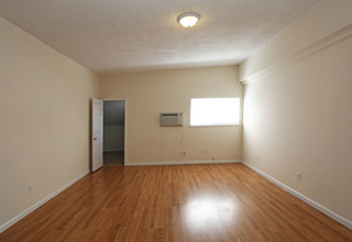 The Village Walk Apartments in Guilford, CT - Building Photo - Interior Photo