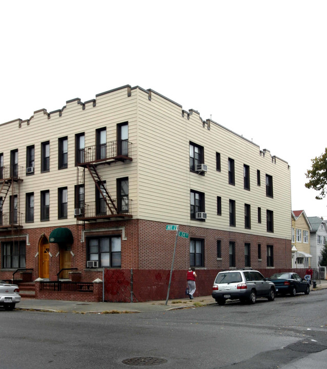 2323 Avenue Z in Brooklyn, NY - Building Photo