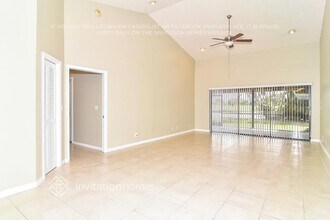 1918 Lindsey Ct in Wellington, FL - Building Photo - Building Photo