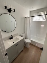 20880 Ventura Blvd-Unit -20 in Los Angeles, CA - Building Photo - Building Photo