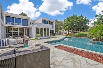 4050 NE 25th Ave in Lighthouse Point, FL - Building Photo - Building Photo