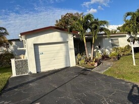 5173 NW 43rd Ct in Lauderdale Lakes, FL - Building Photo