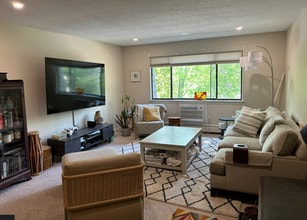 3 Hallmark Gdns, Unit Unit 10 in Burlington, MA - Building Photo - Building Photo