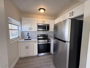 904 4th St in West Palm Beach, FL - Foto de edificio - Building Photo