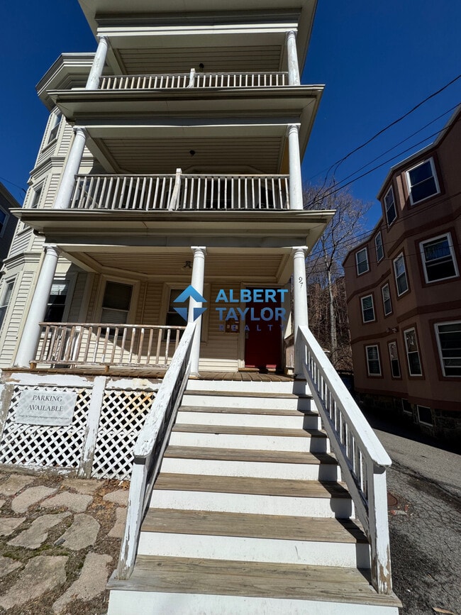 97 Kilsyth Rd, Unit 3