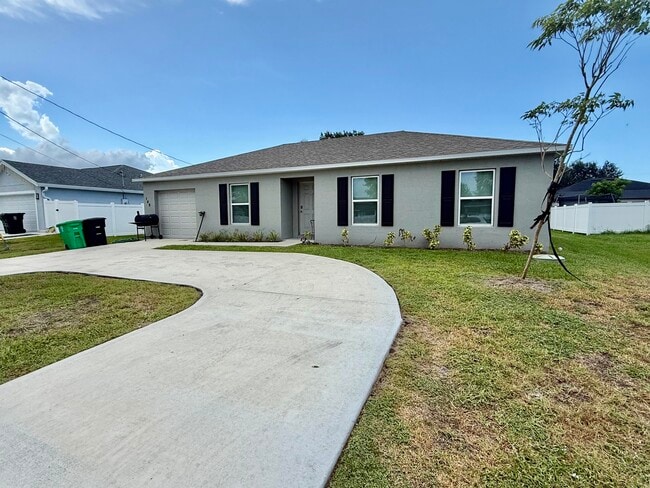 149 SW Becker Rd in Port St. Lucie, FL - Building Photo - Building Photo