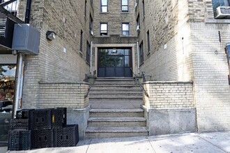 510 W 218th St in New York, NY - Foto de edificio - Building Photo