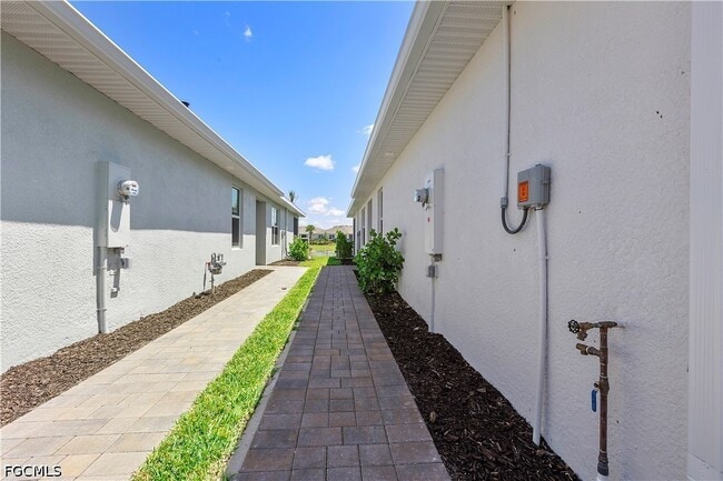17639 Wild Iris Ln in Punta Gorda, FL - Foto de edificio - Building Photo