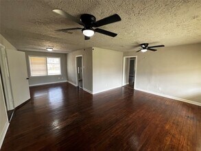 5815 Southseas St in Houston, TX - Building Photo - Building Photo