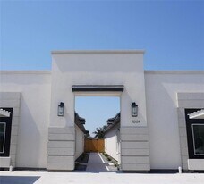 9 Sugar Gdn Dr in Pharr, TX - Building Photo