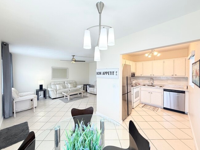 2880 Lake Osborne Dr