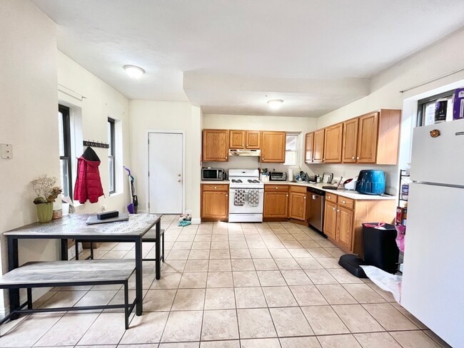 10 S Huntington Ave, Unit 3 in Boston, MA - Building Photo - Building Photo