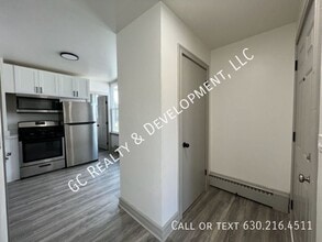 123 N West St in Wheaton, IL - Building Photo - Building Photo