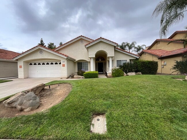 property at 1834 E Lester Ave