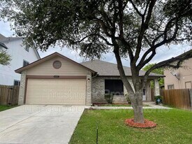 8335 Bent Meadow Dr in Converse, TX - Building Photo