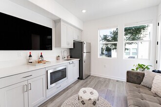 10405 Galen Way in San Diego, CA - Building Photo - Building Photo