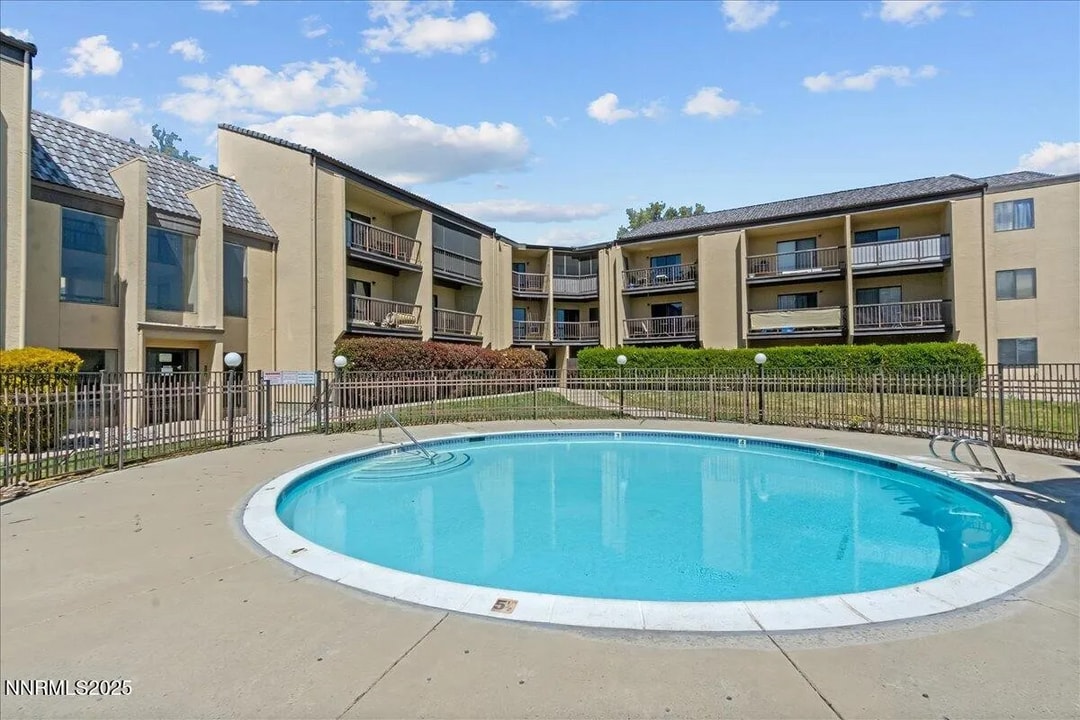 2450 Lymbery St, Unit 228 in Reno, NV - Foto de edificio