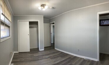 947 E Market St in Iowa City, IA - Building Photo - Building Photo