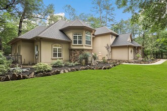 11753 Creek View Ln in Conroe, TX - Foto de edificio - Building Photo