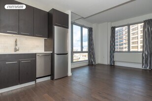 321 W 110th St in New York, NY - Building Photo