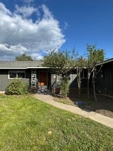 1602 N Brooklane St in Ellensburg, WA - Building Photo - Building Photo