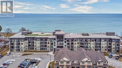 35-135 Southshore Cres in Hamilton, ON - Building Photo - Building Photo