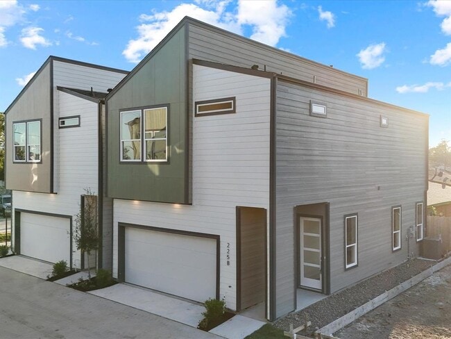 227 Noras Ln in Houston, TX - Building Photo - Building Photo
