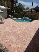 1710 St in Oakland Park, FL - Foto de edificio - Building Photo