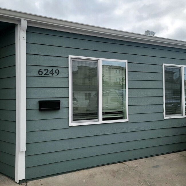 6249-6253 Mary Ln Dr in San Diego, CA - Building Photo - Building Photo